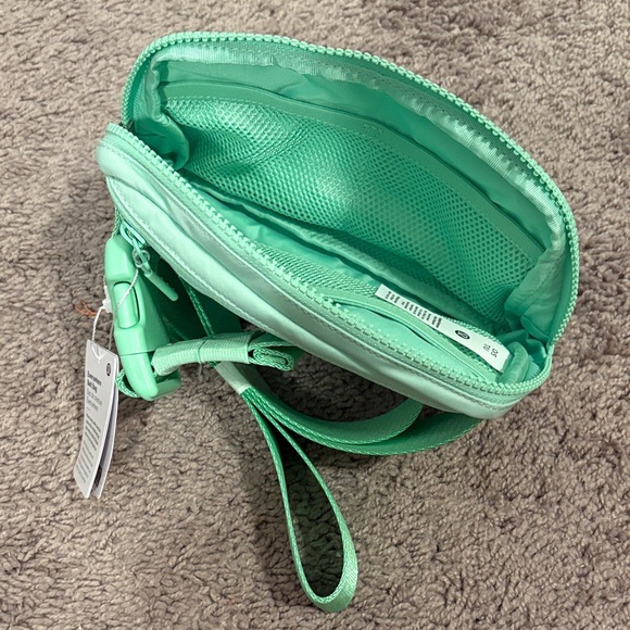 Lululemon Mint Green Everywhere Belt Bag